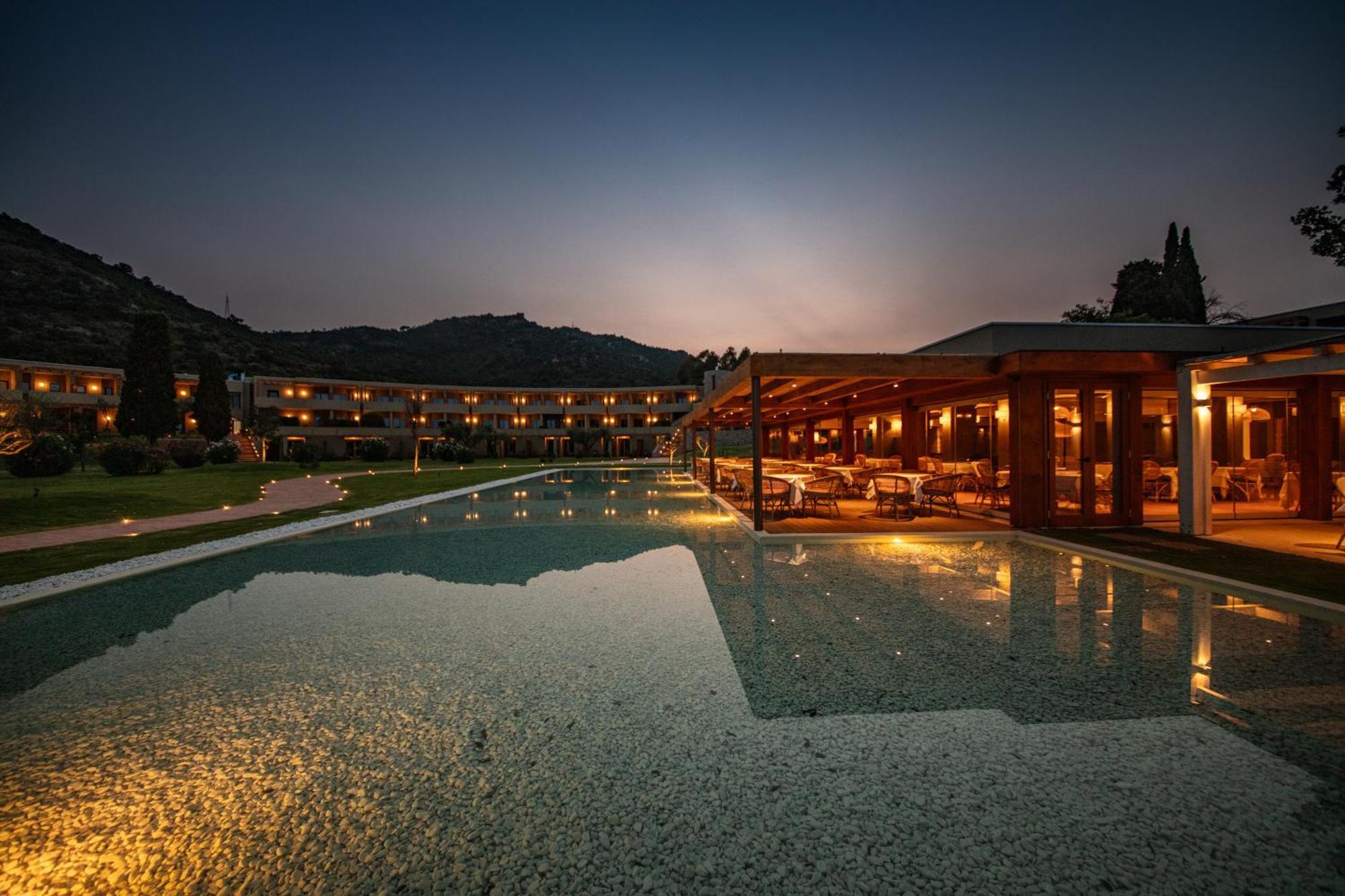 Is Molas Resort Пула Экстерьер фото